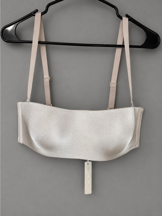 SKIMS Other - Skims body wireless strapless bra